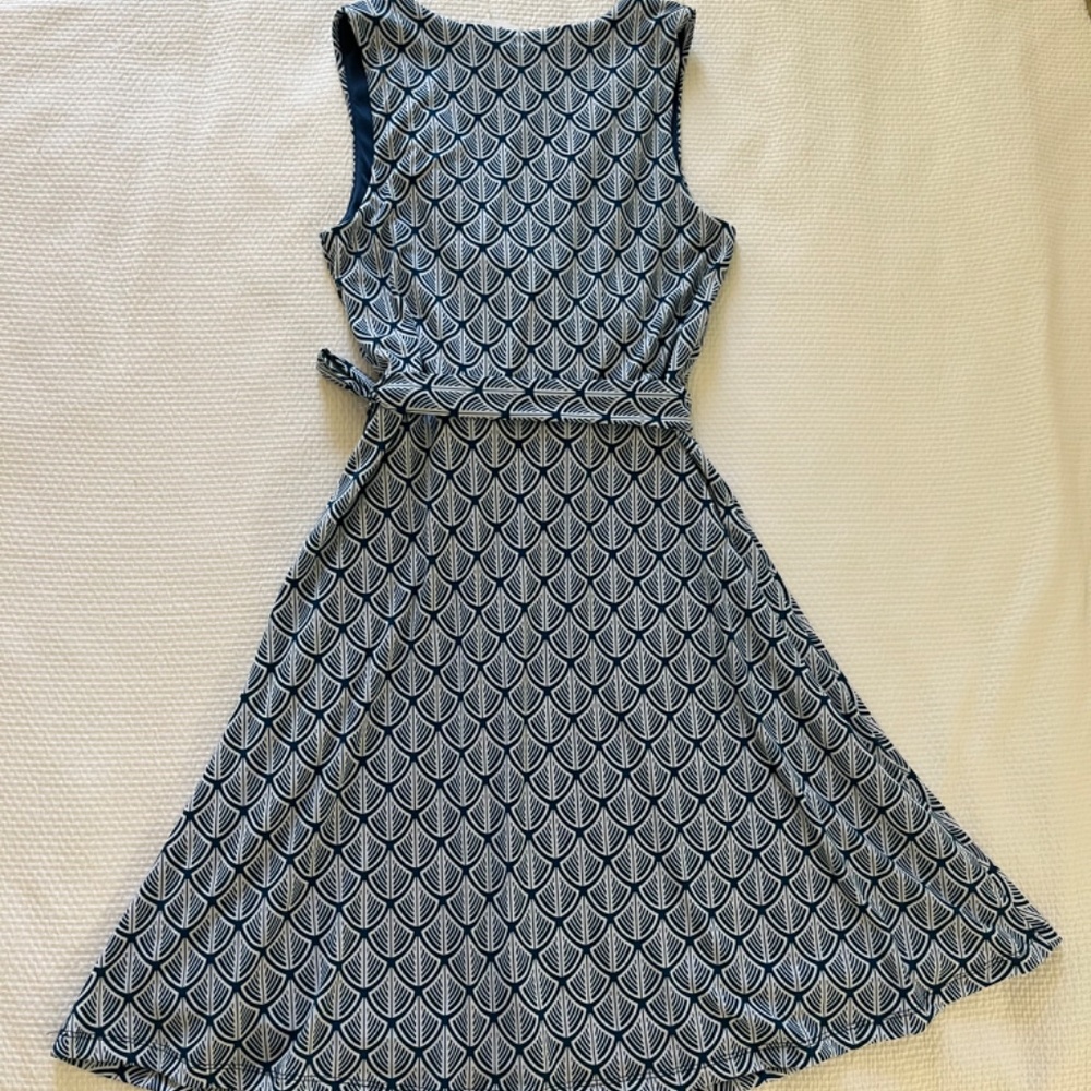 Sleeveless Faux Wrap Dress - Picture 2 of 5